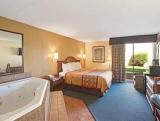 Days Inn By Wyndham Charlotte/Woodlawn Near Carowinds Esterno foto