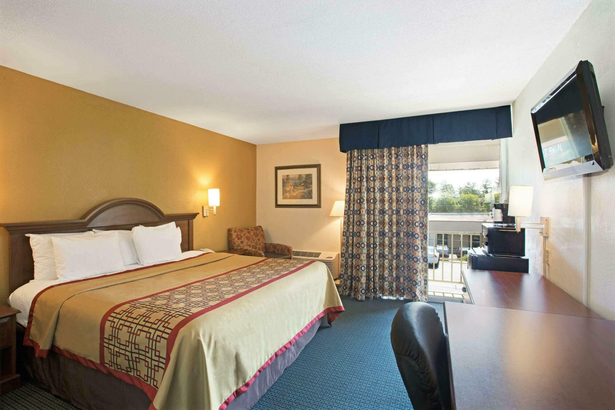 Days Inn By Wyndham Charlotte/Woodlawn Near Carowinds Esterno foto