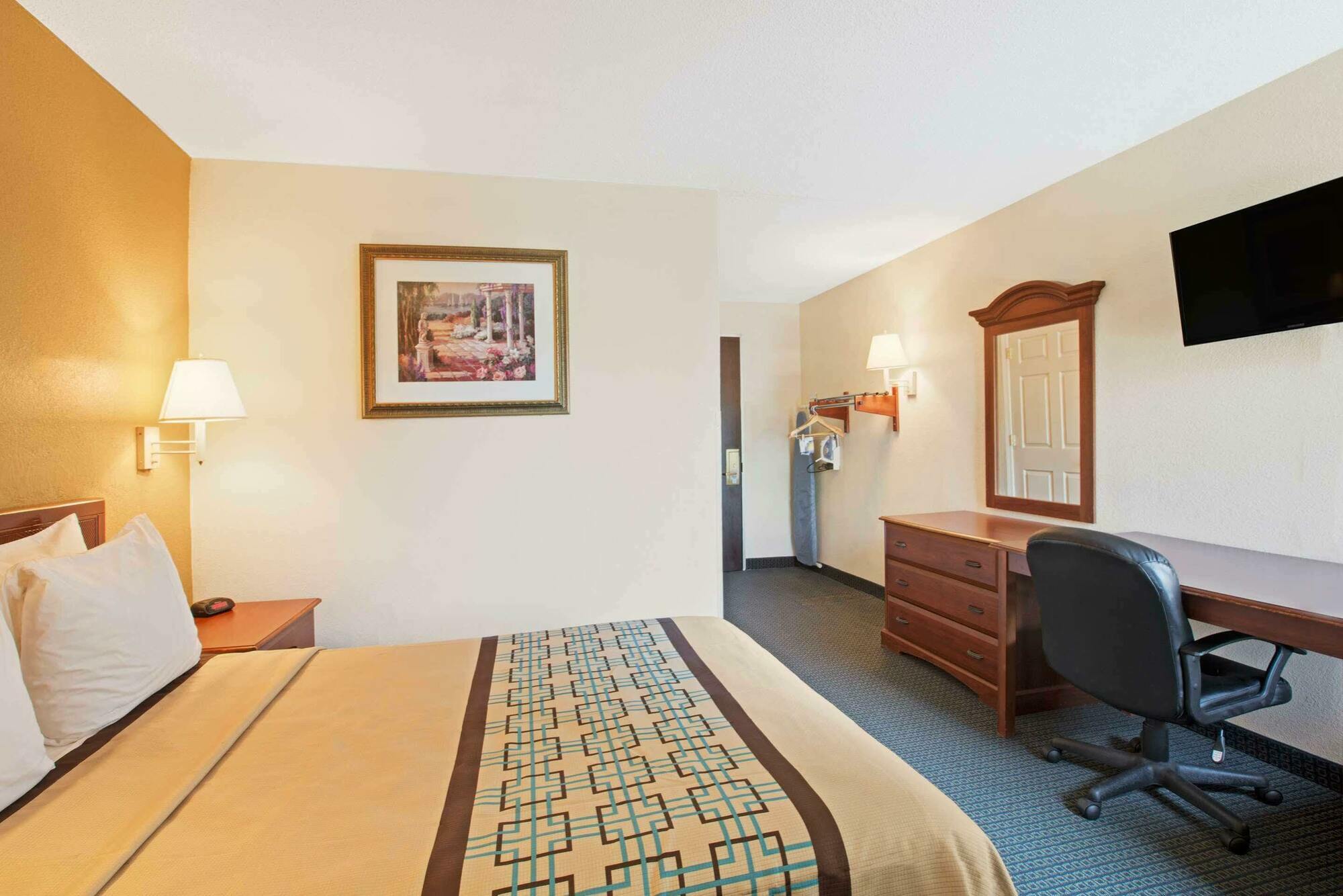 Days Inn By Wyndham Charlotte/Woodlawn Near Carowinds Esterno foto